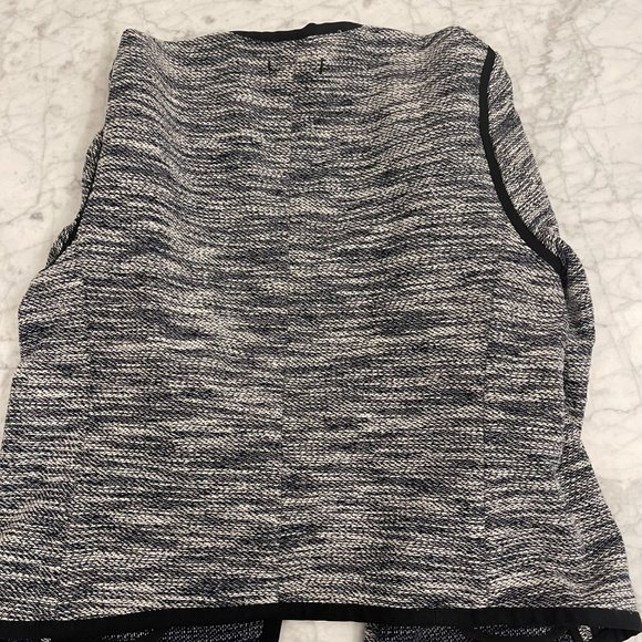 Ann Taylor Asymmetrical Collarless Blazer Women's Size M - Picture 6 of 6